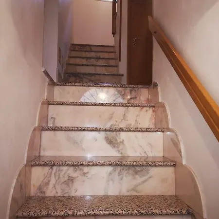 Casa Strata Ranni Apartman